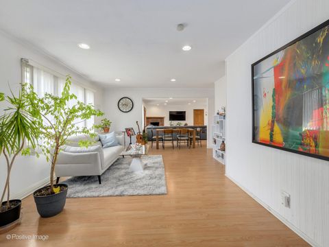 Tiny photo for 5549 Laurel Avenue, La Grange Highlands, IL 60525 (MLS # 12570937)