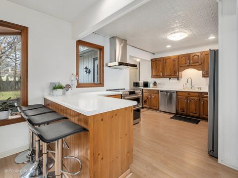 Tiny photo for 5549 Laurel Avenue, La Grange Highlands, IL 60525 (MLS # 12570937)