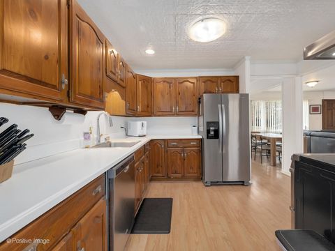 Tiny photo for 5549 Laurel Avenue, La Grange Highlands, IL 60525 (MLS # 12570937)