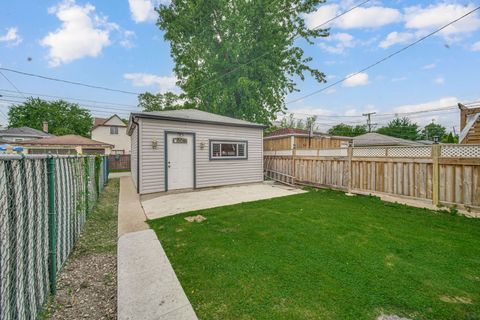 Tiny photo for 3024 East Avenue, Berwyn, IL 60402 (MLS # 12477478)
