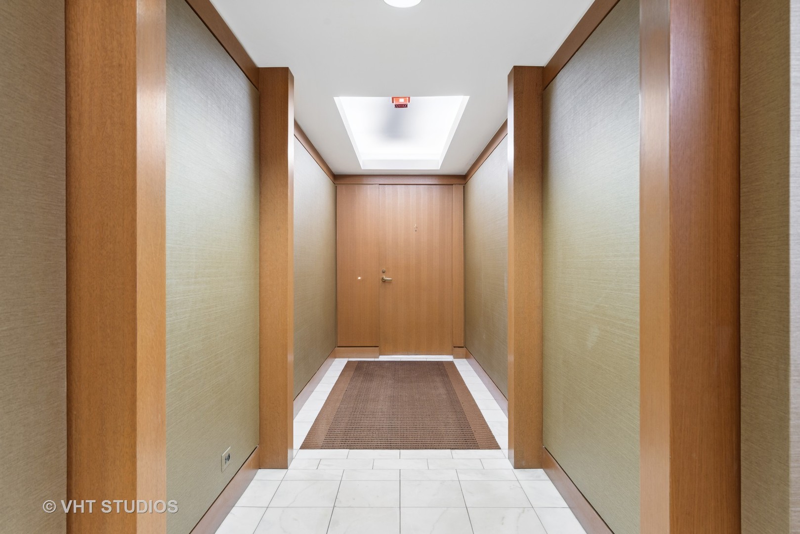 161 E CHICAGO Avenue 42A