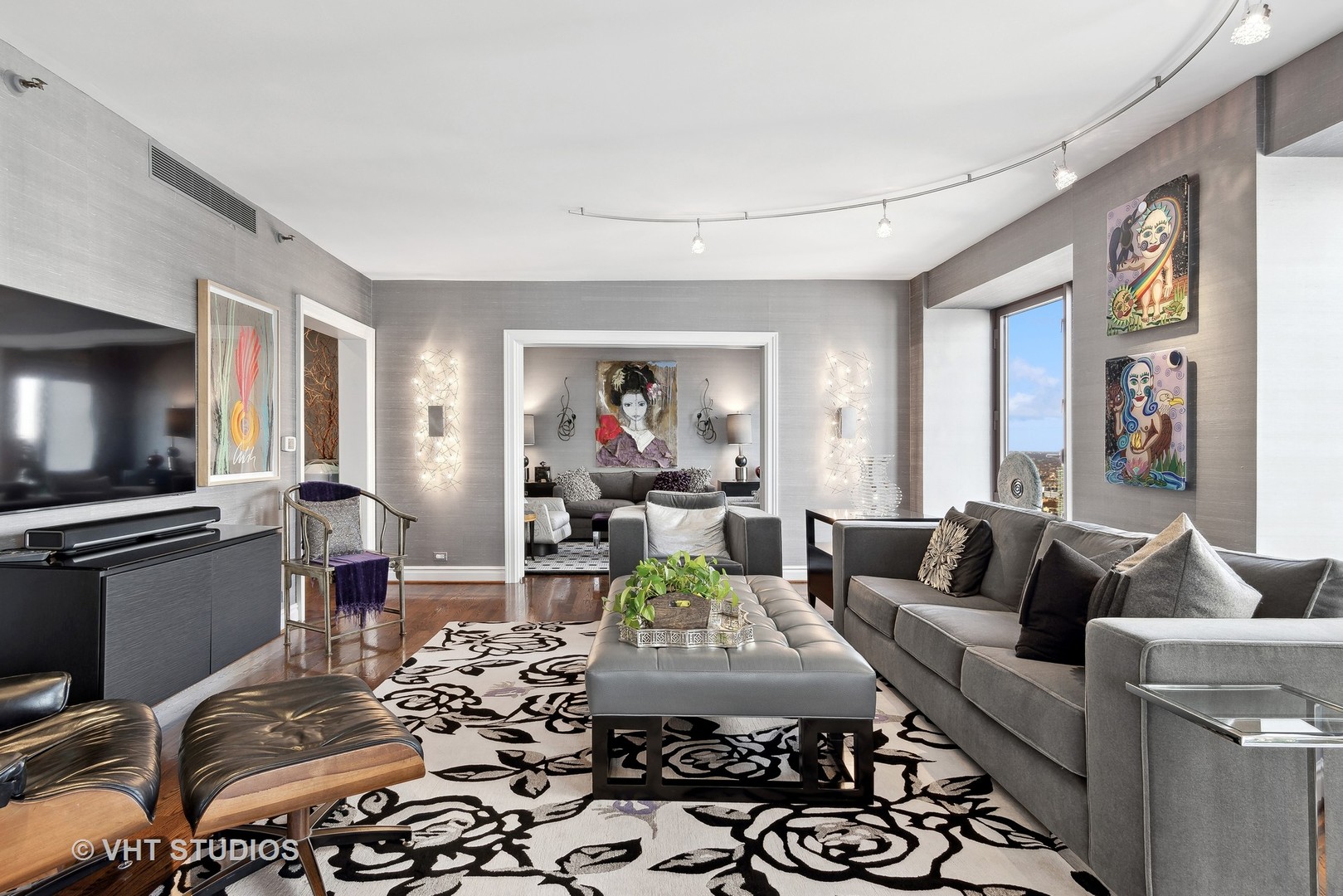 161 E CHICAGO Avenue 42A