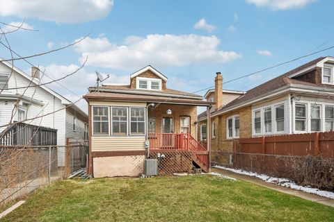 Tiny photo for 2928 N Rutherford Avenue, Chicago, IL 60634 (MLS # 12594250)