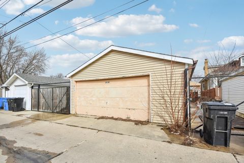 Tiny photo for 2928 N Rutherford Avenue, Chicago, IL 60634 (MLS # 12594250)