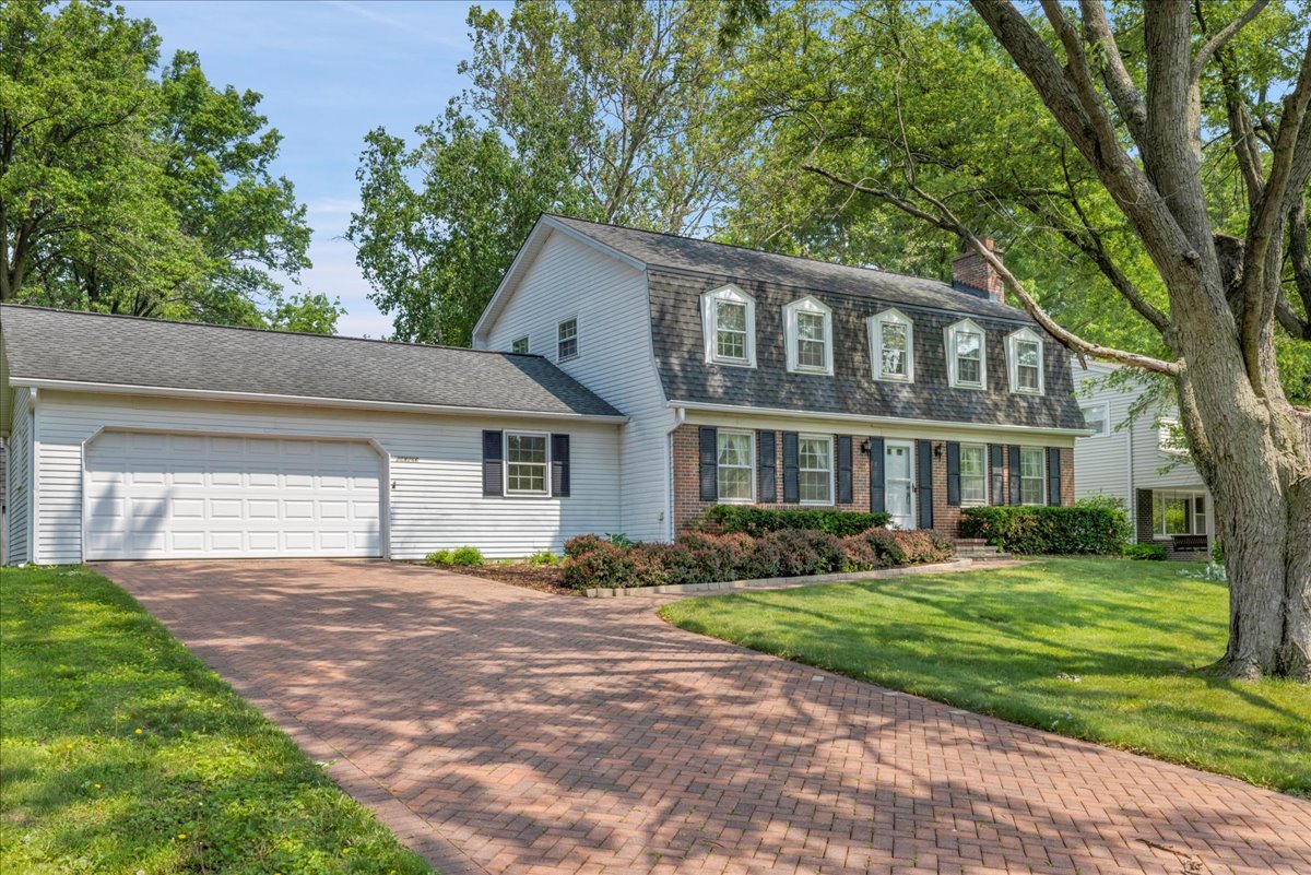 26W266 Tomahawk Drive