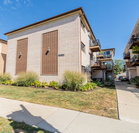 Photo of 6841 N Northwest Highway #3C, Chicago, IL 60631 (MLS # 12489702)