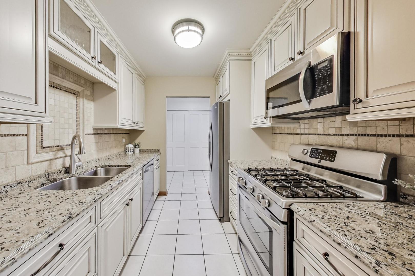 500 Thames Parkway 1C