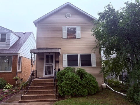 Photo of 1939 Hartrey Avenue, Evanston, IL 60201 (MLS # 12772777)