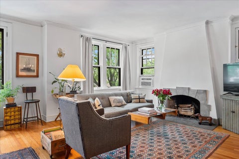 Tiny photo for 814 Michigan Avenue #2E, Evanston, IL 60202 (MLS # 12757581)