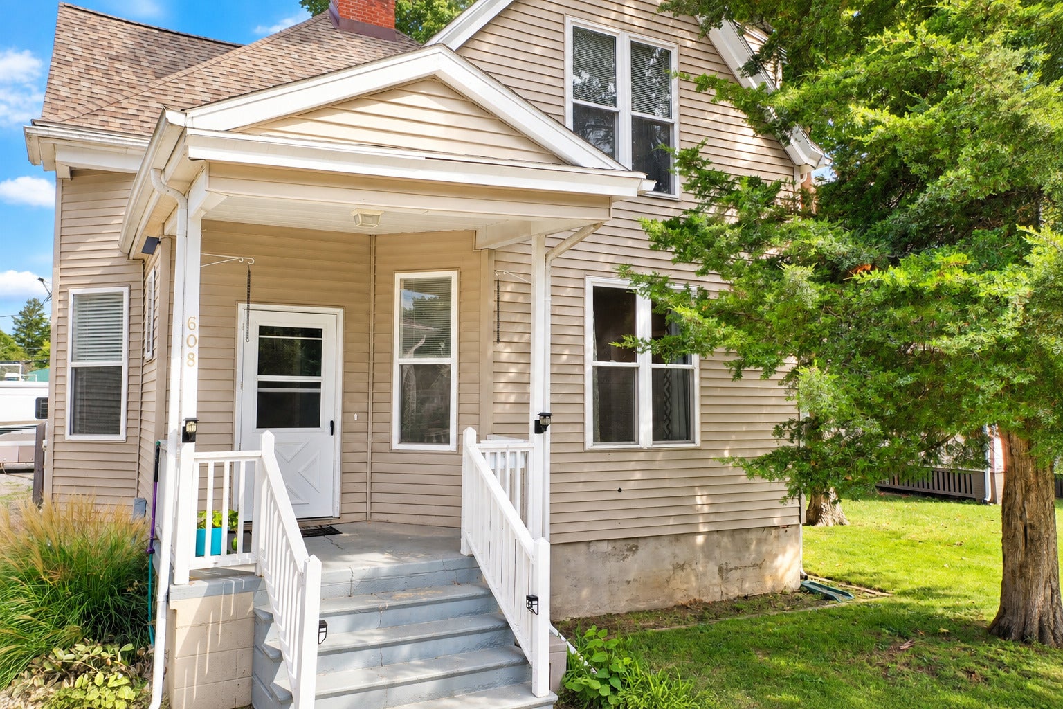 608 E Mulberry Street