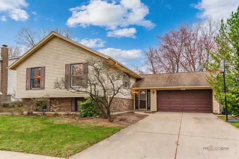 Tiny photo for 125 S Deerpath Drive, Vernon Hills, IL 60061 (MLS # 12611941)