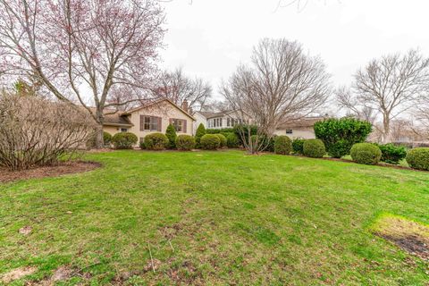 Tiny photo for 125 S Deerpath Drive, Vernon Hills, IL 60061 (MLS # 12611941)