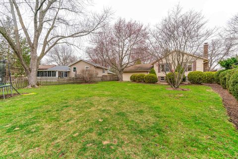 Tiny photo for 125 S Deerpath Drive, Vernon Hills, IL 60061 (MLS # 12611941)