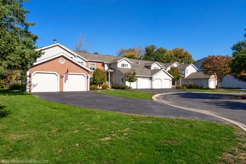 Photo of 405 58th Place, Hinsdale, IL 60521 (MLS # 12793772)