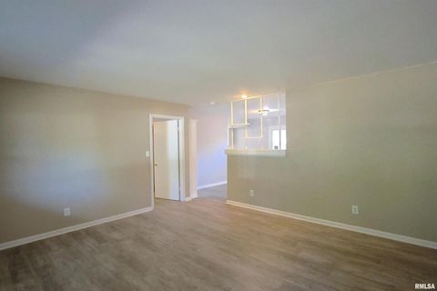 Tiny photo for 11 RIDGE Road, Centralia, IL 62801 (MLS # EB460101)