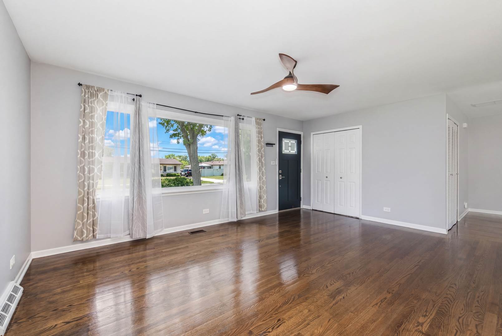 704 N Wilshire Drive