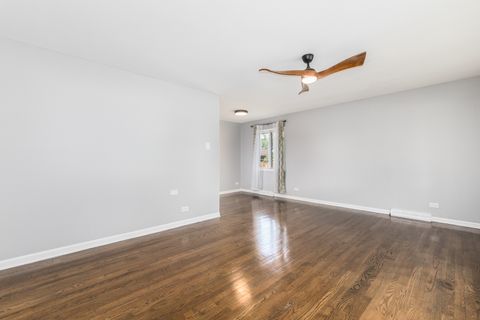 Tiny photo for 704 N Wilshire Drive, Mount Prospect, IL 60056 (MLS # 12707547)