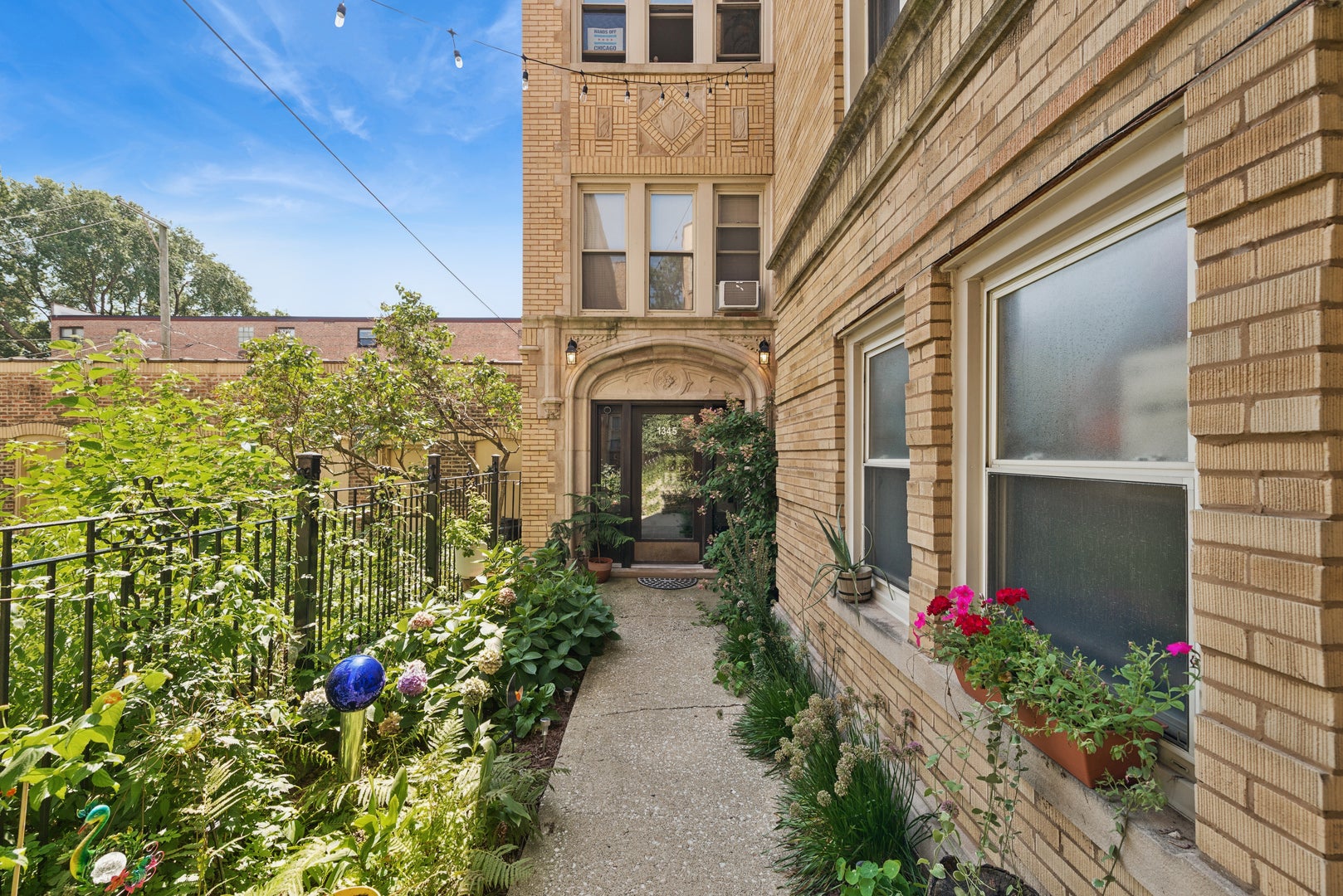 1345 W Greenleaf Avenue 3S