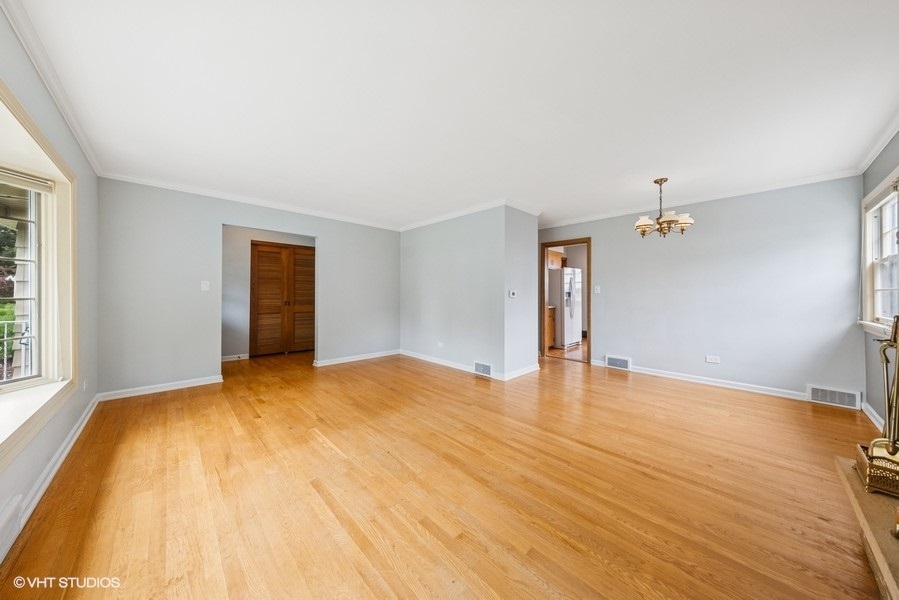 10 N Waverly Place