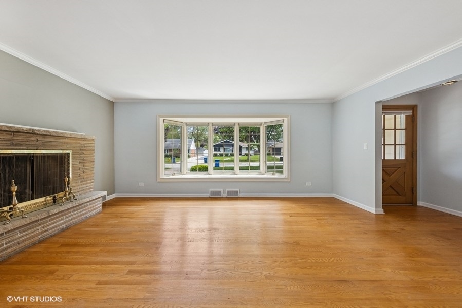 10 N Waverly Place