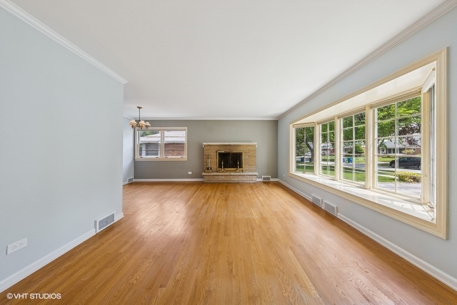 10 N Waverly Place