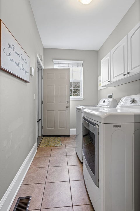 Tiny photo for 668 Sycamore Street, Vernon Hills, IL 60061 (MLS # 12782626)