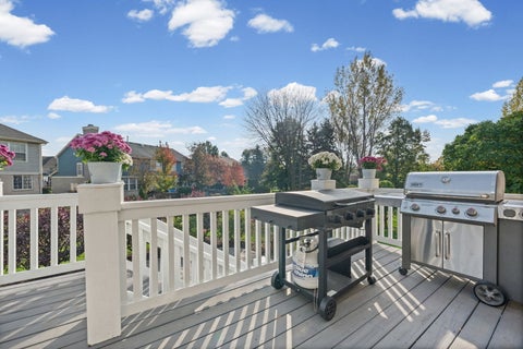 Tiny photo for 668 Sycamore Street, Vernon Hills, IL 60061 (MLS # 12782626)