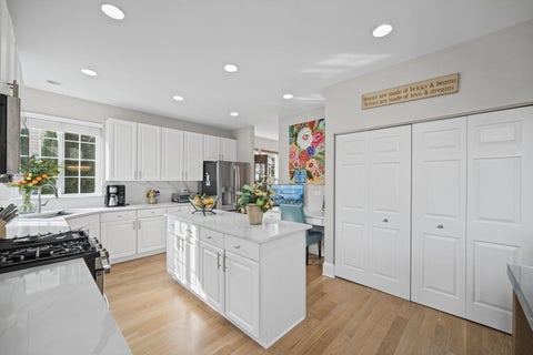 Tiny photo for 668 Sycamore Street, Vernon Hills, IL 60061 (MLS # 12782626)