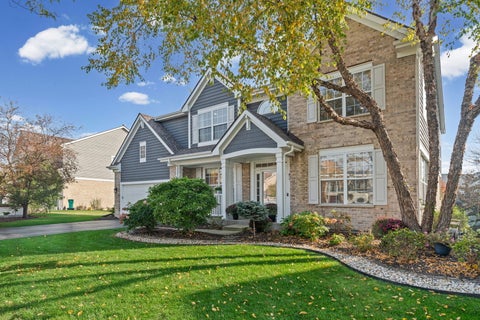 Tiny photo for 668 Sycamore Street, Vernon Hills, IL 60061 (MLS # 12782626)