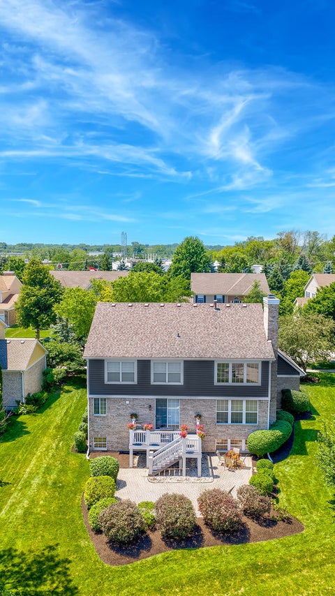 Tiny photo for 668 Sycamore Street, Vernon Hills, IL 60061 (MLS # 12782626)