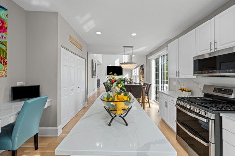 Tiny photo for 668 Sycamore Street, Vernon Hills, IL 60061 (MLS # 12782626)