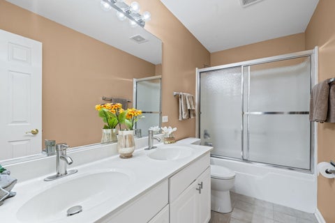 Tiny photo for 668 Sycamore Street, Vernon Hills, IL 60061 (MLS # 12782626)