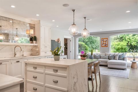 Tiny photo for 62 Woodley Road, Winnetka, IL 60093 (MLS # 12587043)