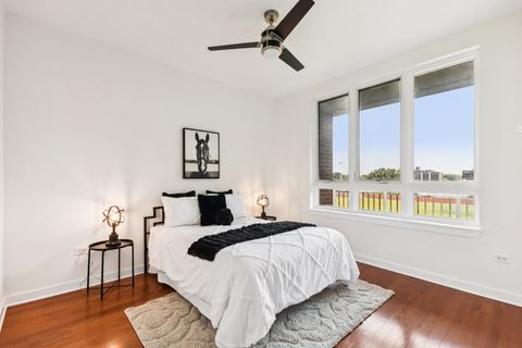 Tiny photo for 6000 N Cicero Avenue #410, Chicago, IL 60646 (MLS # 12439222)