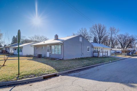 Tiny photo for 811 W 19th Street, Sterling, IL 61081 (MLS # 12594635)