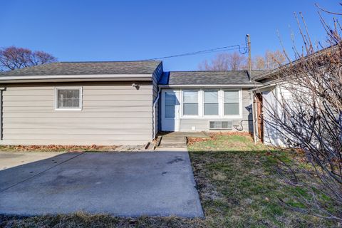 Tiny photo for 811 W 19th Street, Sterling, IL 61081 (MLS # 12594635)