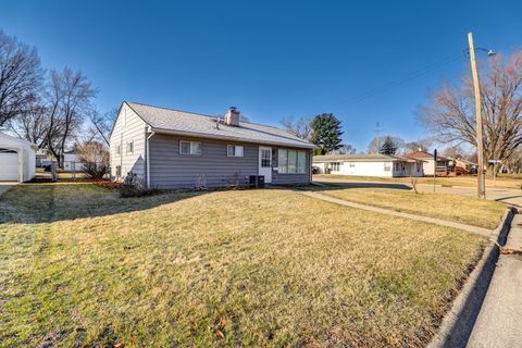 Tiny photo for 811 W 19th Street, Sterling, IL 61081 (MLS # 12594635)