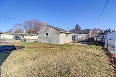 Tiny photo for 811 W 19th Street, Sterling, IL 61081 (MLS # 12594635)