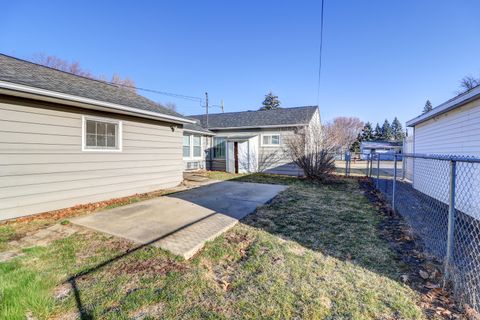 Tiny photo for 811 W 19th Street, Sterling, IL 61081 (MLS # 12594635)