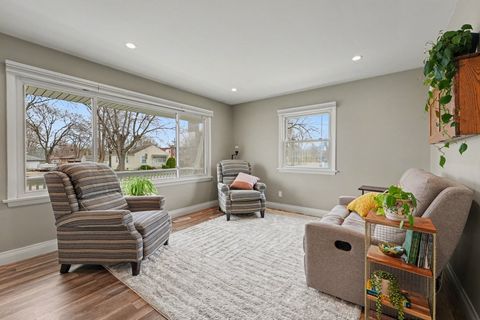 Tiny photo for 3535 Washington Street, Lansing, IL 60438 (MLS # 12609588)