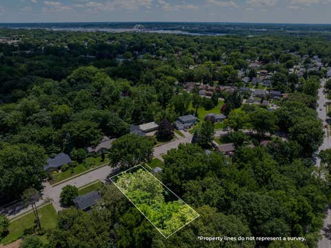 Tiny photo for 2140 Fairhaven Road, Davenport, IA 52803 (MLS # 12684346)