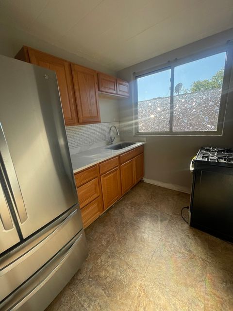 Tiny photo for 2245 W Farwell Avenue #3B, Chicago, IL 60645 (MLS # 12494749)