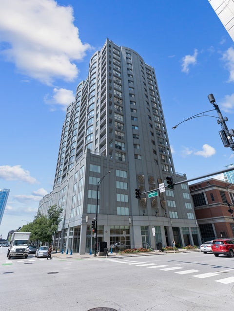 Photo of 600 N Dearborn Street #602, Chicago, IL 60654 (MLS # 12748900)