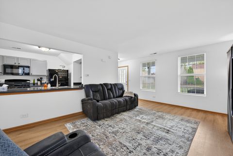 Tiny photo for 939 Four Seasons Boulevard, Aurora, IL 60504 (MLS # 12599920)