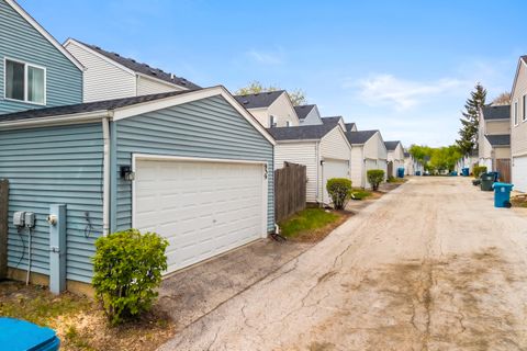 Tiny photo for 939 Four Seasons Boulevard, Aurora, IL 60504 (MLS # 12599920)