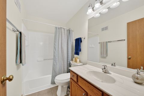 Tiny photo for 939 Four Seasons Boulevard, Aurora, IL 60504 (MLS # 12599920)