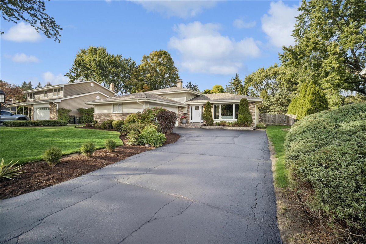 564 E PRINCETON Street