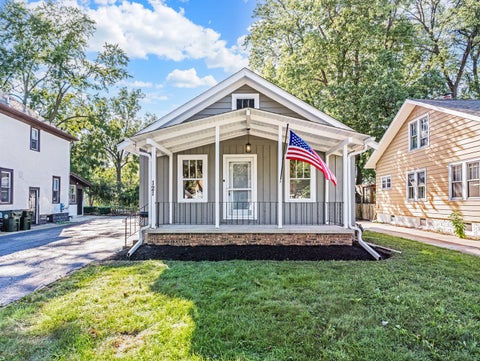 Photo of 121 S Fordham Avenue, Aurora, IL 60506 (MLS # 12757469)