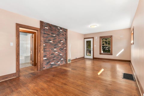 Tiny photo for 121 S Fordham Avenue, Aurora, IL 60506 (MLS # 12757469)