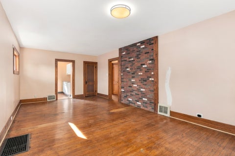 Tiny photo for 121 S Fordham Avenue, Aurora, IL 60506 (MLS # 12757469)